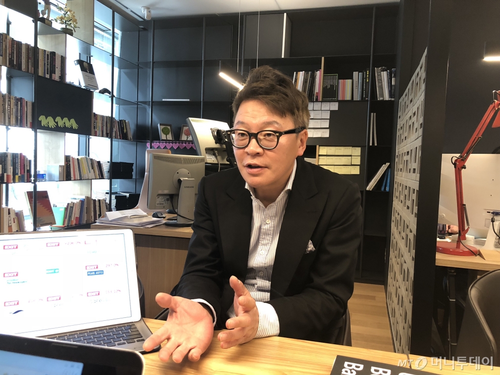 5조원 주무르던 고액자산가의 집사...벤처캐피탈 대표로 컴백 - 뉴스 썸네일 이미지