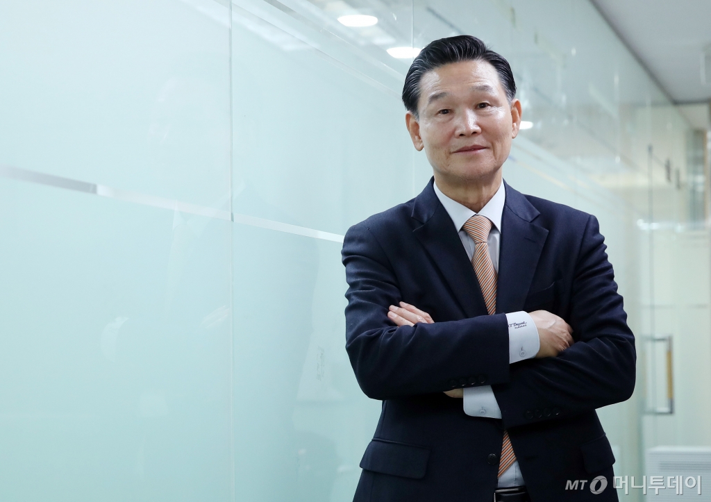 조선·의류·차엔진 이어 소재까지… 코넥스 도약 이끄는 강윤근