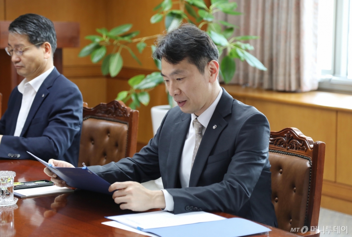 이복현 금융감독원장, 금융시장 변동성 확대에 '철통 경계'…시스템 안정을 위한 노력 강화