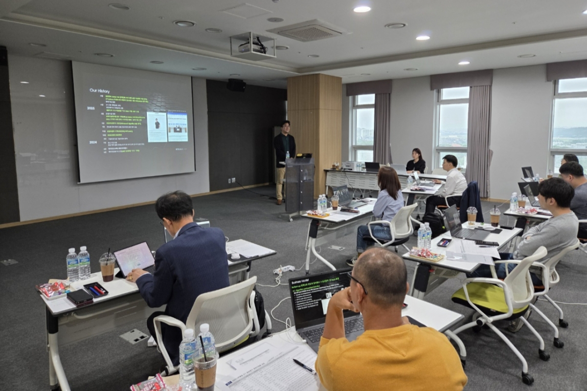 경기혁신센터, 'KB유니콘클럽 5기'에 유비랩·픽셀 등 10곳 선정 - 뉴스 썸네일 이미지