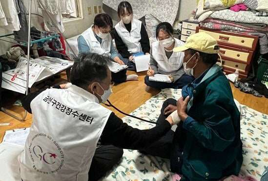 서울 건강장수센터, 어르신 건강 지킴이! 혈압·우울 감소, 영양 개선 효과 입증