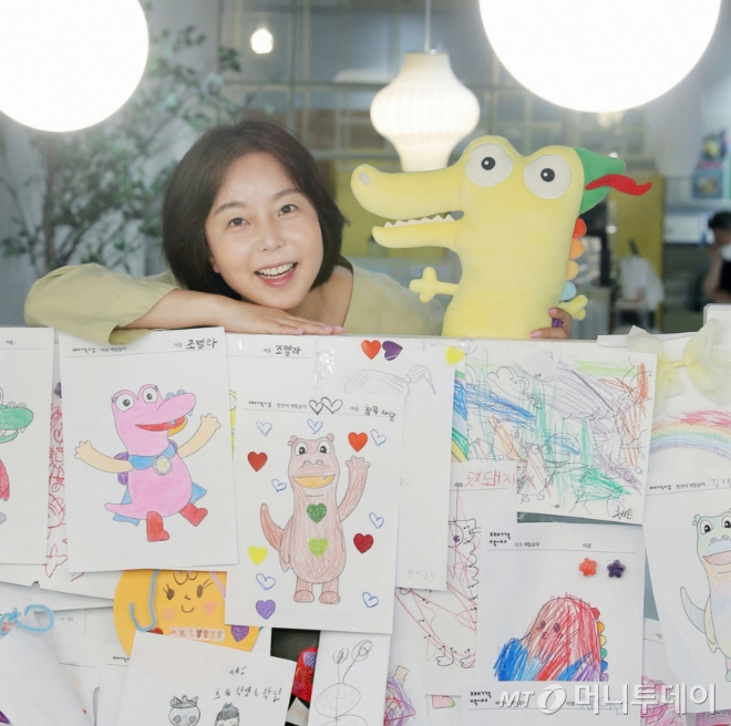 '아이→반려동물·어르신'...그 악어는 왜 돌봄사업 확장에 나섰나 - 뉴스 썸네일 이미지