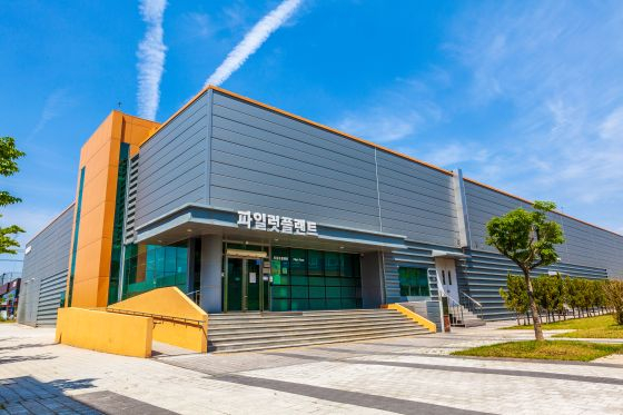 '제2 불닭 신화' 꿈꾸는 레시피 줄섰다...'스마트 공유공장' 가보니 - 뉴스 썸네일 이미지