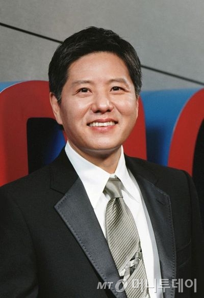 담철곤 오리온 회장, 두살배기 외손녀에 주식 6.5억원어치 증여
