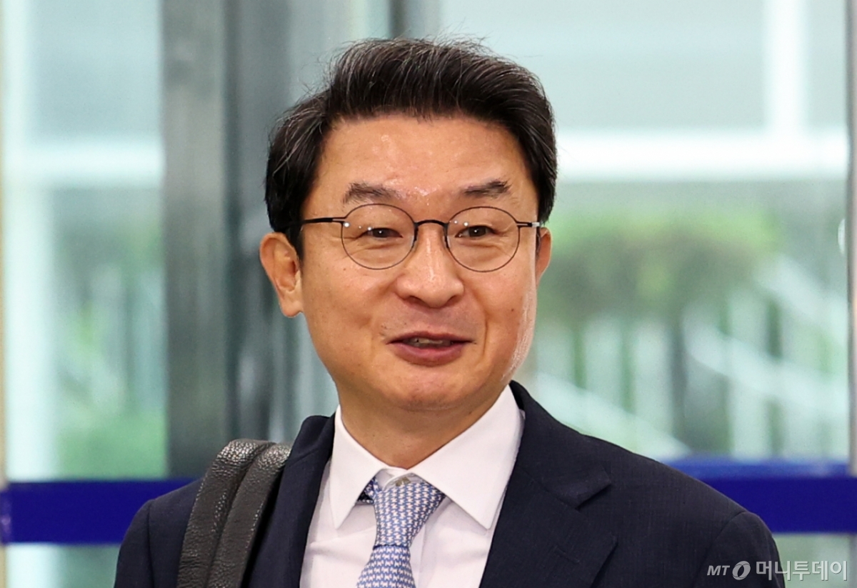 이재명 정부 초대 금융위원장 후보, 손흥민 선수 언급하며 한국 경제 '수비'와 '선택과 집중' 강조! 과거 발언 화제