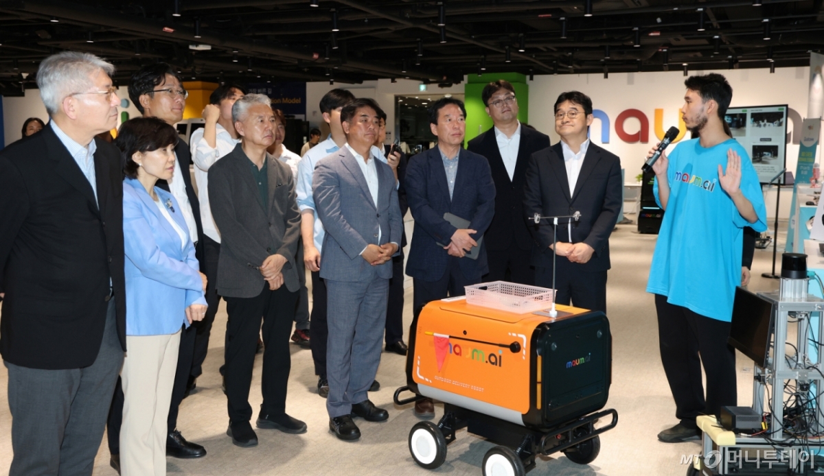 반도체시장은 이미 피지컬AI 전쟁 본격화 - 뉴스 썸네일 이미지