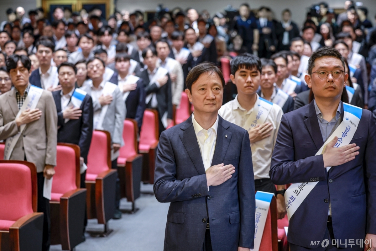 해체·쪼개기 피한 금융위·금감원, 