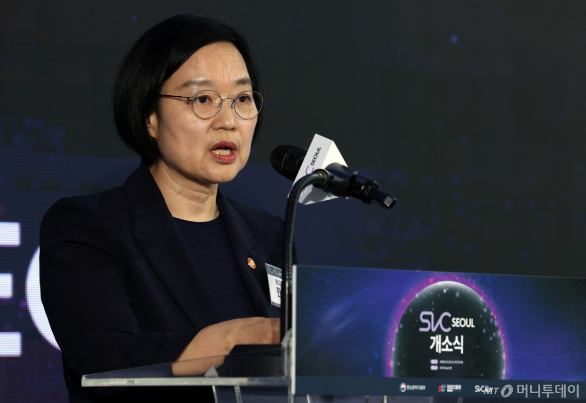 한성숙 장관 "중기부 모든 플랫폼에 AI 조속히 도입할 것"