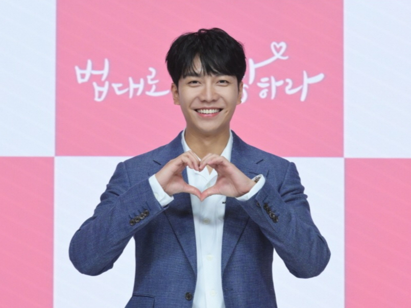 가수 겸 배우 이승기 관련 사진 - 이승기 후크엔터 정산금 소송 결론