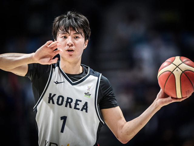 이현중 NBA 비보장 계약 총정리｜나이·키·프로필·학력·고향·연봉 20억 거절 이유 · 국가대표 유니폼 경기 중 이현중