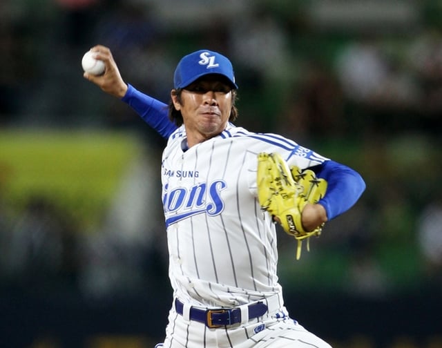 Im Chang-yong during the 2015 season, when he recorded 33 saves while playing for Samsung. /Photo=Samsung Lions