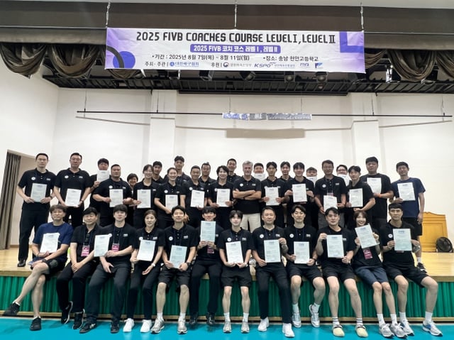 国内外のバレーボール指導者たちが忠清北道丹陽郡丹陽国民体育センターで「2026 FIVBコーチコース」レベル1とレベル2課程を進行した。 /写真=大韓バレーボール協会提供