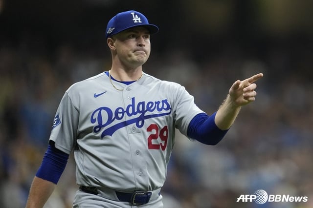 Питчер LA Dodgers Тарик Скувал. /фотография=NEWS1