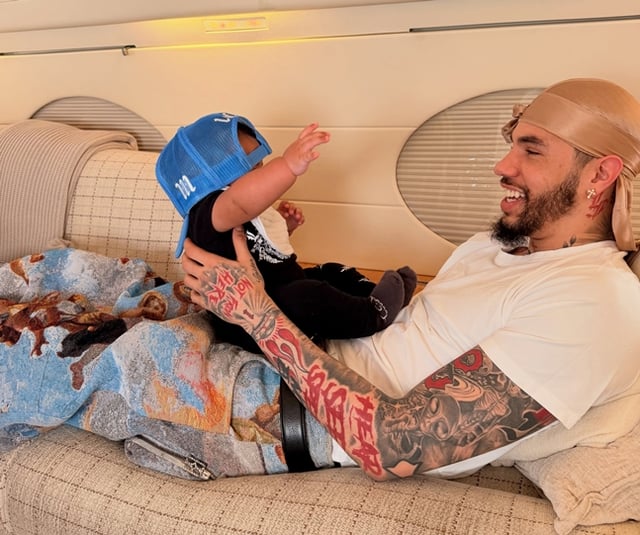 LaMelo Ball (derecha) y su hijo. /Foto=SNS oficial de Ana Montana