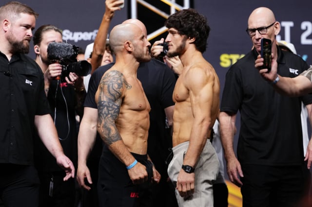 Volkanovski và Evloev đối mặt. /ảnh=UFC cung cấp