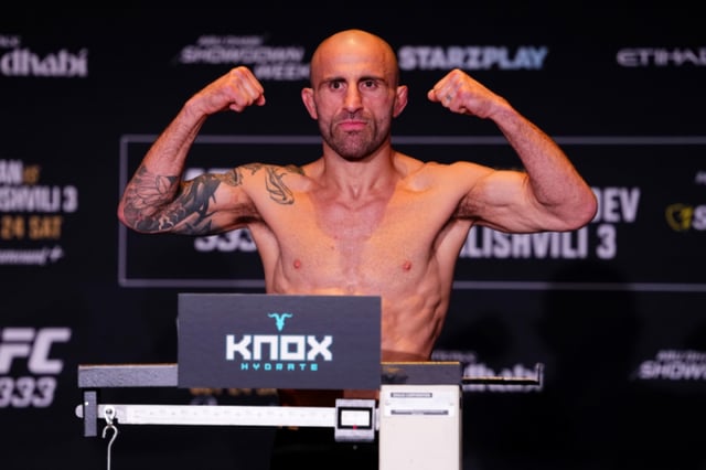 Alexander Volkanovski vượt qua cân. /Ảnh=UFC cung cấp