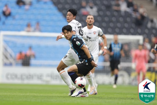 Scene from the match between Incheon United and Jeju SK held at the Incheon Football Stadium on the 24th. /Photo=Korea Professional Football League