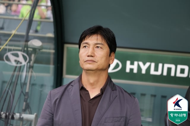 El entrenador de Jeonbuk Hyundai, Jung Jung-yong. /foto=Providido por la Federación Coreana de Fútbol Profesional