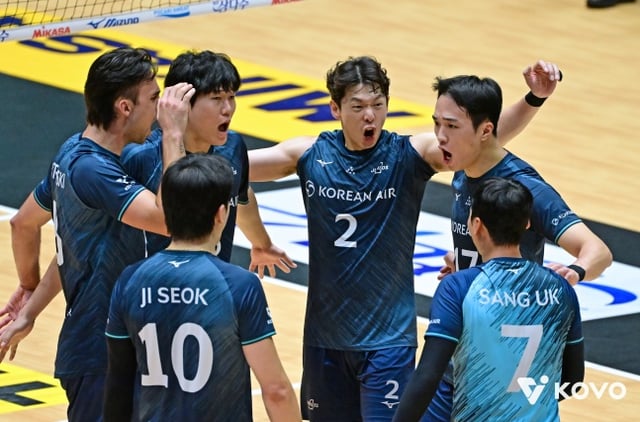The Korean Air team