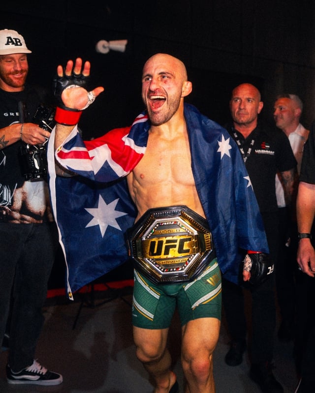 Alexander Volkanovski smiles after defeating Mofassar Yevloev. /Photo=UFC official social media (SNS)