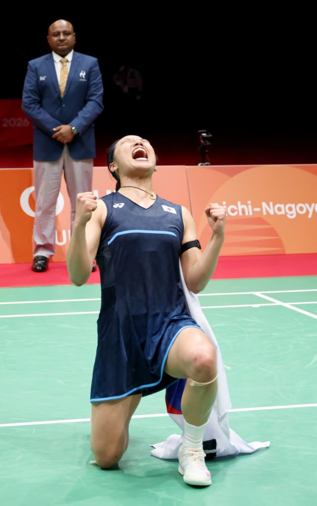 試合で勝利したアン·セヨンがひざまずいて咆哮している。 /写真=姜永祚(カン·ヨンジョ)先任記者