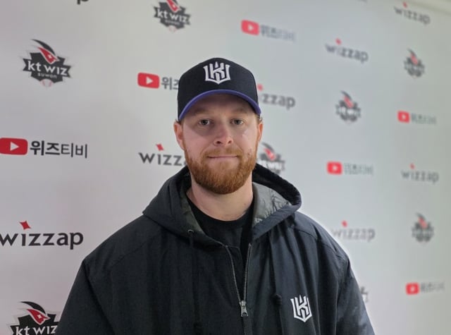 KT Wiz foreign pitcher Davis Daniel responded to media interviews after completing a practice game ahead of the 2026 Korean Series at Suwon KT Wiz Park on the 27th. /Photo=Reporter Kim Dong-yoon