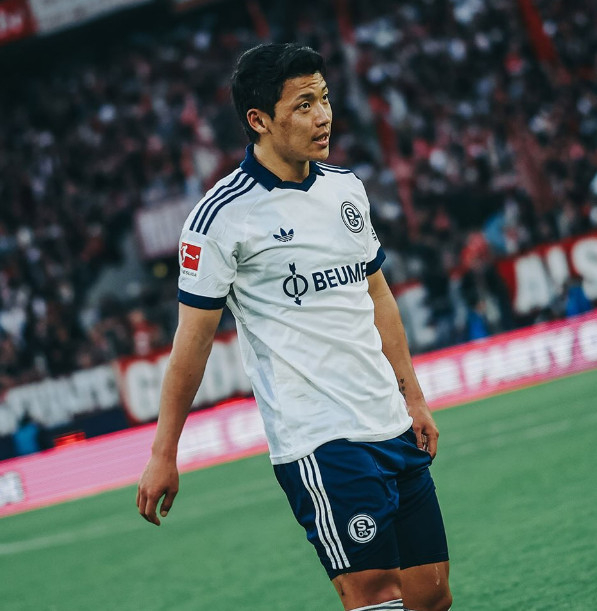 Hwang Hee-chan. /Foto=Schalke 04 SNS oficial