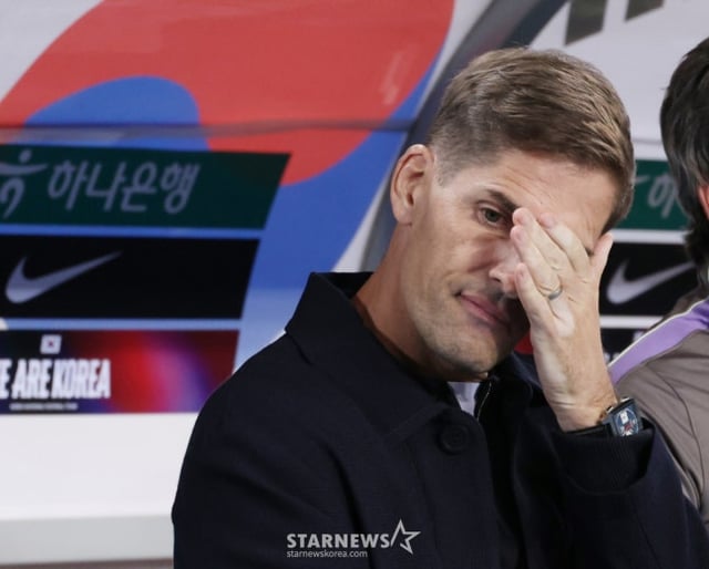 サッカー韓国代表のロバート·モレノ臨時監督。 /写真=キム·ジンギョン待機者。