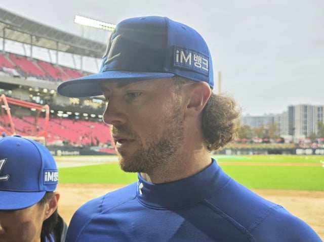 Chris Fedex antes del tercer juego de los playoffs, el día 29. /foto=reportero Park Su-jin