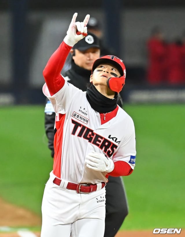 ソロ砲を打ち上げたキム·ドヨン。
