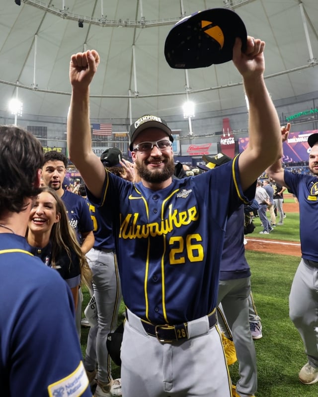 Milwaukee Brewers' Aaron Ashby celebrates immediately after winning the World Series on the 29th. /Photo=Official SNS of MLB.com