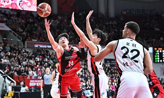 Durante el partido de la liga regular de la KCC Pro Basketball League 2026-2027, celebrado el día 31 a las 14:00 horas en el Jeonggwanjang Arena de Anyang. /Foto=KBL