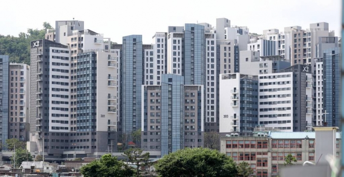 청약 극과 극…서울 국평 16억에도 1만명 우르르 VS 지방 '0' - 머니 ...