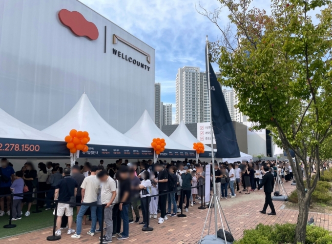 'e편한세상 검단 웰카운티' 견본주택에 방문객 1만5000명 운집 - 머니 ...