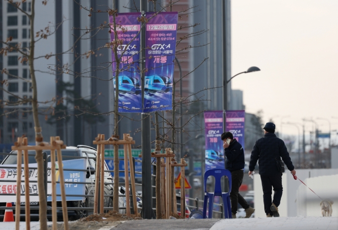 5월부터 '로또 청약' 없다…4.6억 '줍줍' 1가구에 1.6만명 우르르 - 머니 ...