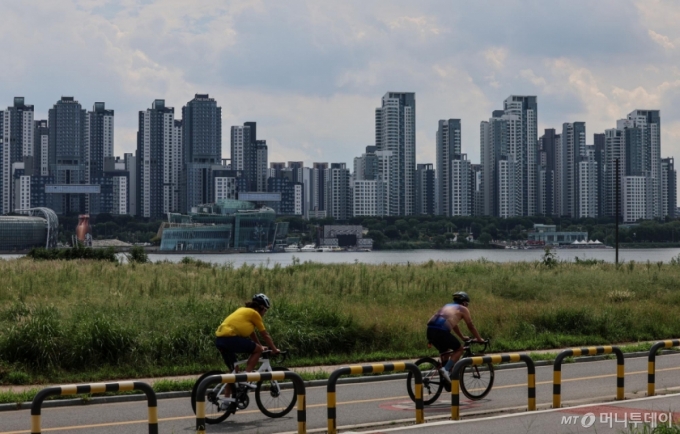 "탕에 인분" 발칵 뒤집혔던 반포 원베일리, 82억에 팔렸다…또 신고가 ...