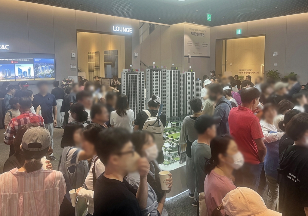 롯데건설 '의정부 롯데캐슬 나리벡시티' 사흘간 1만명 다녀가 - 머니 ...