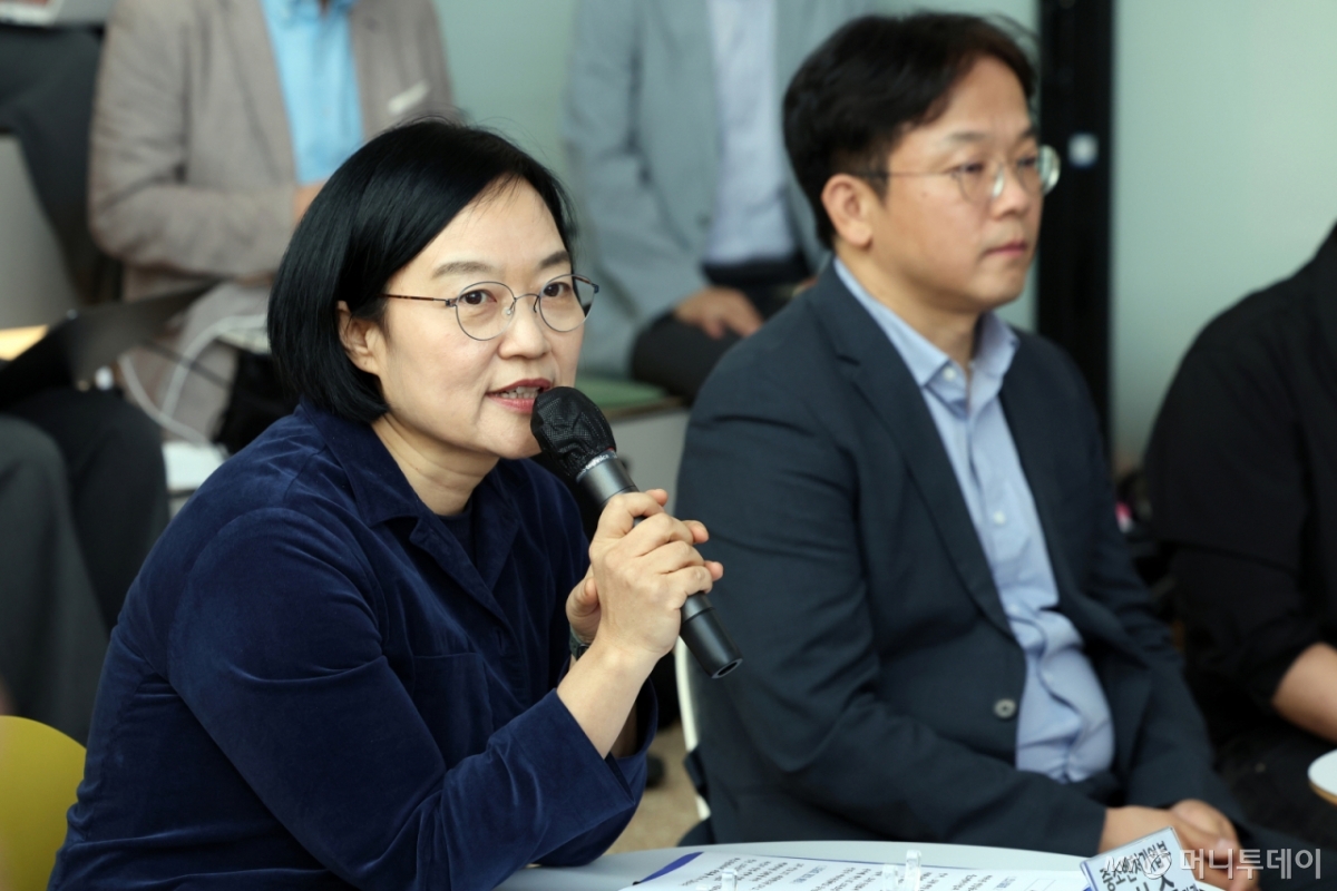 한성숙 "전통 중기-AI스타트업 연결해...도메인 AX 지원 강화" - 뉴스 썸네일 이미지