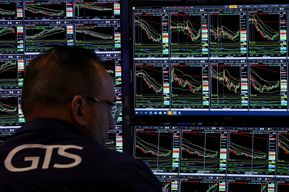 절반의 기대감, 절반의 우려…