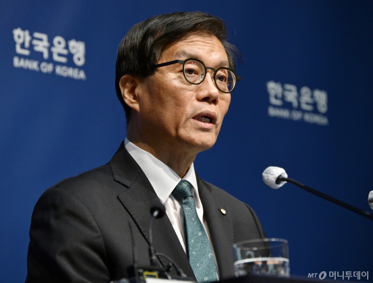 전문가들 