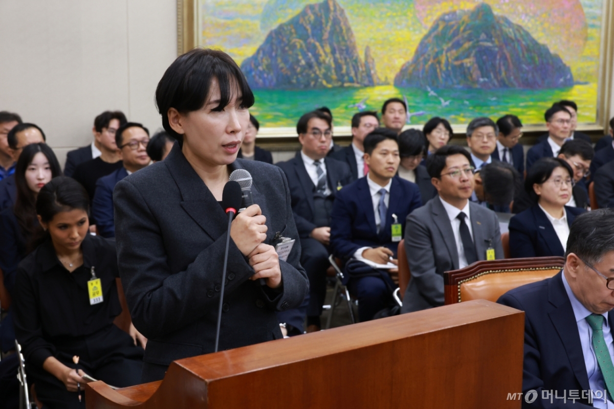 팀플러스 이사, 암표 방조 논란에 "개선되도록 적극 노력" - 뉴스 썸네일 이미지