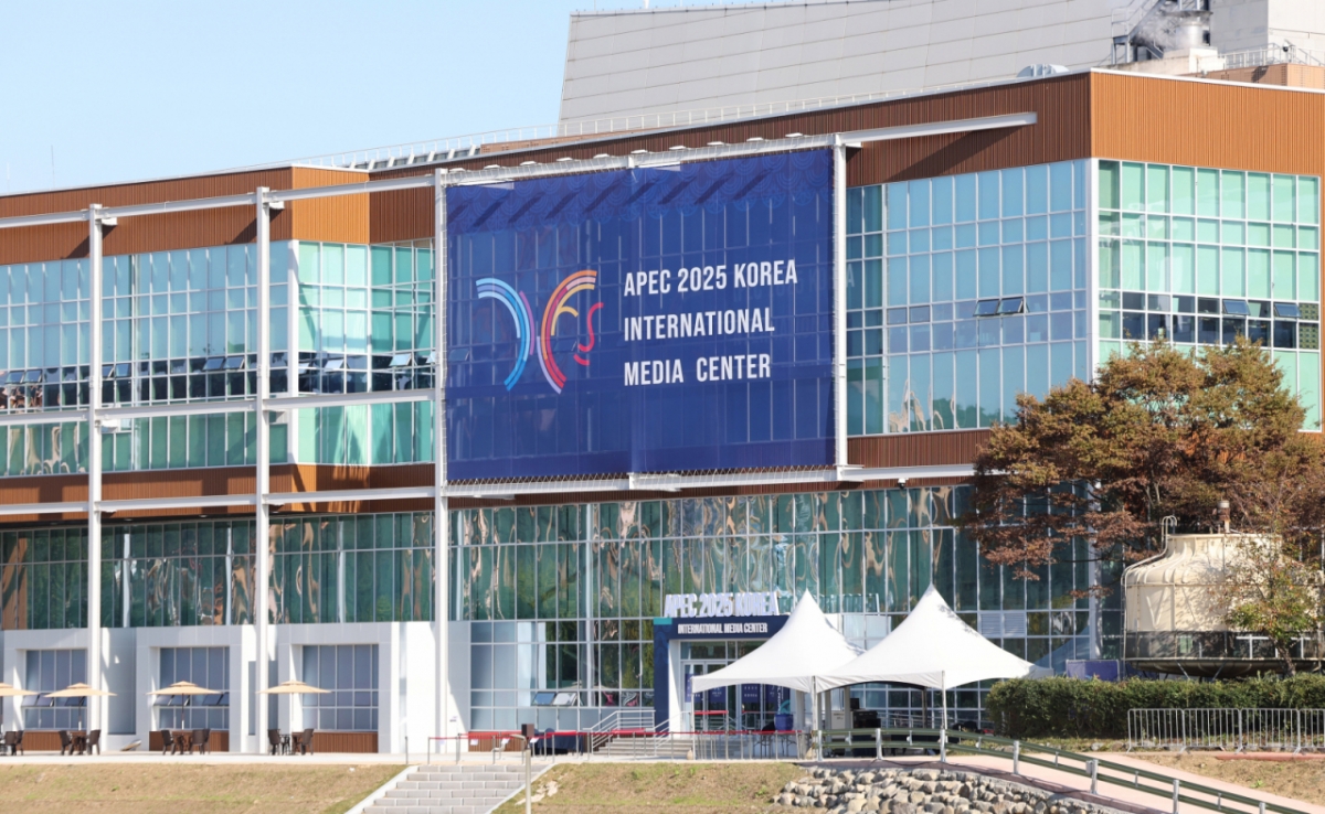 시진핑 주석 11년만 방한…K뷰티·엔터·관광주 '들썩'