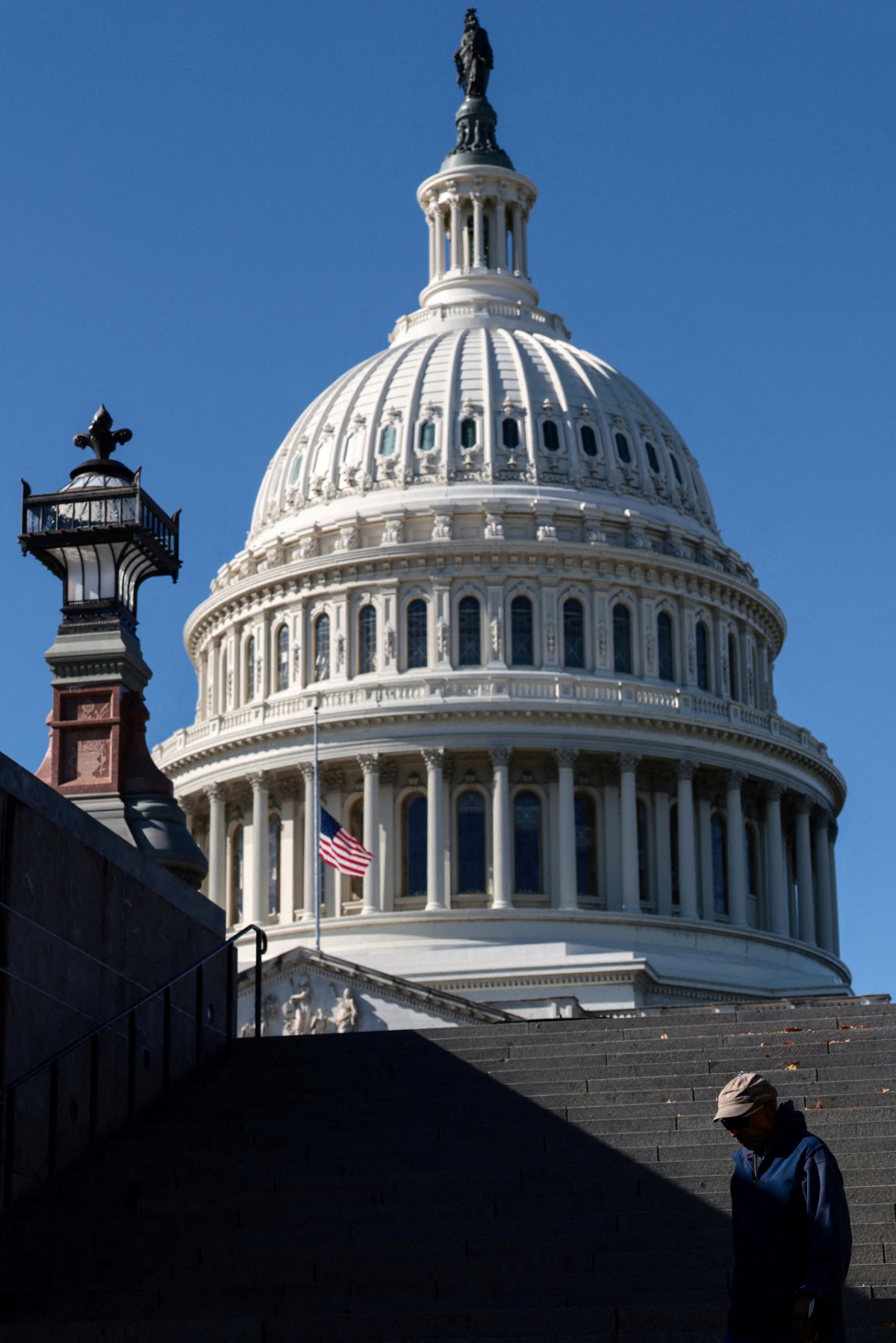 « Le Sénat américain accepte de lever le shutdown »… Les centristes démocrates semblent avoir négocié avec les républicains