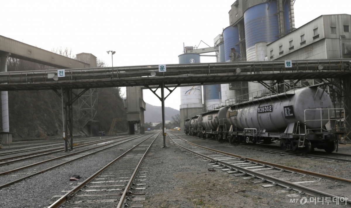 시멘트 내수판매 34년 만에 최저…