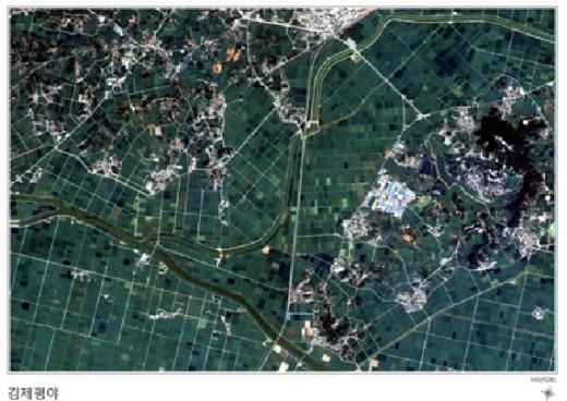 ▲다목적실용위성 2호가 촬영한 김제평야(4m칼라)
우리나라 최대의 곡창지대인 전북 김제평야의 일부 모습