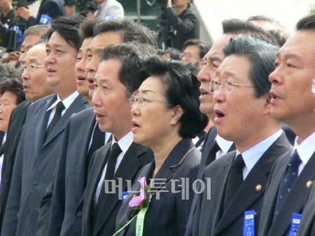 ▲18일 광주, 518 기념식에 노무현 대통령이 인삿말하고 있다.