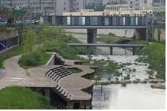 ↑ 황학교 리듬벽천 앞 데크무대