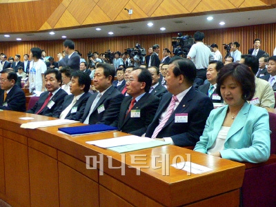 ▲추미애 전 의원(맨 오른쪽)이 참석했다.