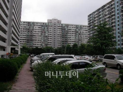 ↑ 잠실5단지 내 아파트