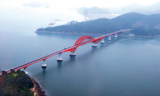 ▲ 8년간의 공사 끝에 29일 개통되는 고금대교의 모습